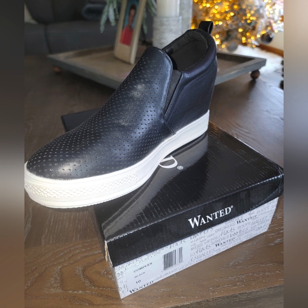 Black platform loafer